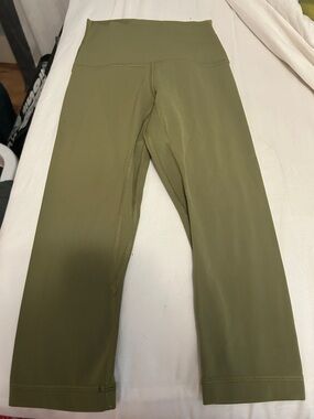 Olive Green High-Waist Cropped Leggings Lullemon. Size zero